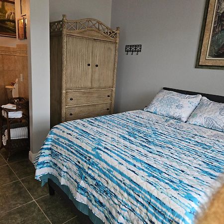 Cape Paradise B & B - Your Luxury Tropical Retreat Кейп-Корал Экстерьер фото