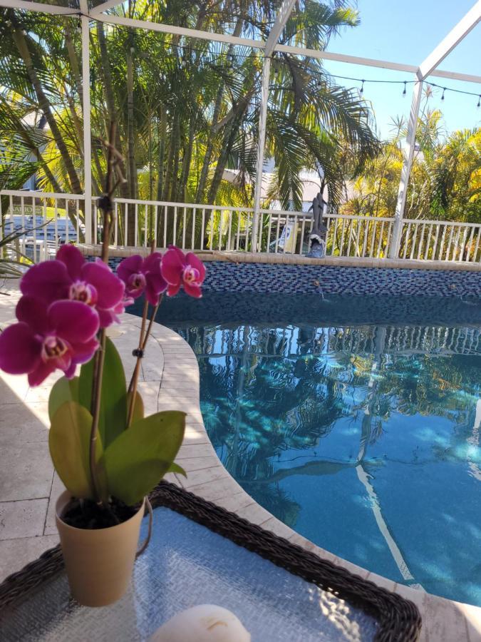 Cape Paradise B & B - Your Luxury Tropical Retreat Кейп-Корал Экстерьер фото